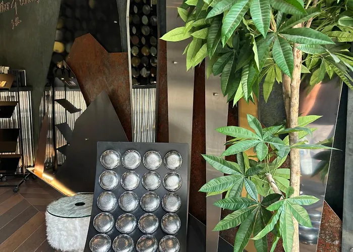 Wayout, & Wellness * 즐라티보